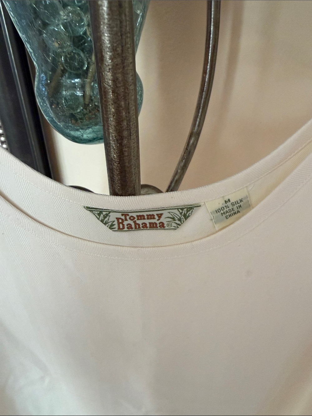 Women’s Tommy Bahama White Scoop Neck 100% Silk Tank Top - Picture 2 of 5